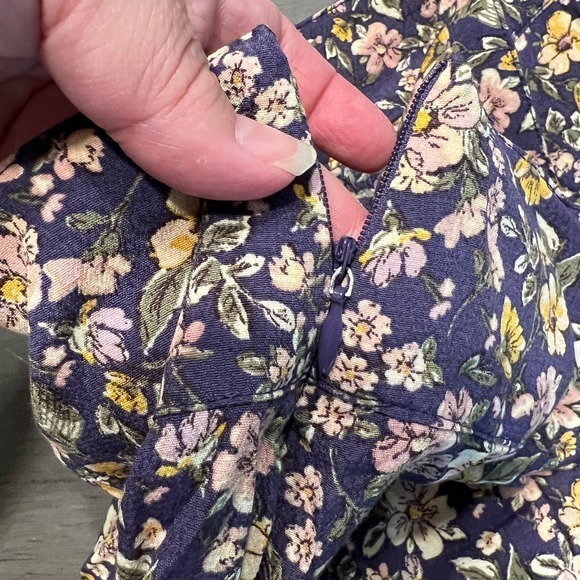 Elodie Womens Floral Skirt Size Large Mini Side Cut Out Side Zip - Picture 7 of 11